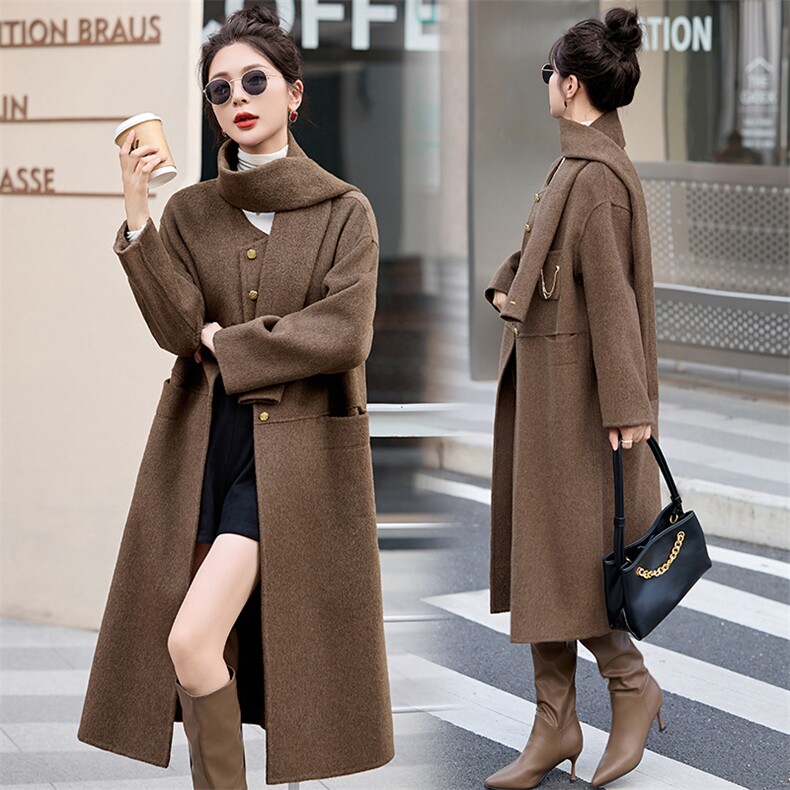 2024冬季新款休闲时尚宽松配围巾胸链羊毛大衣外套，女装双面呢大衣，乐吉娜