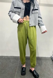 春季新款休闲卫裤图片