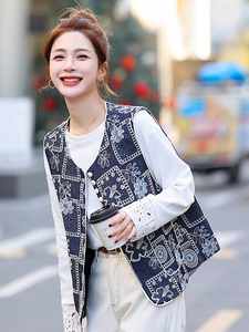 欧货气质盘扣牛仔蓝马夹女2025春装新款国风亮片明线刺绣牛仔马甲图片