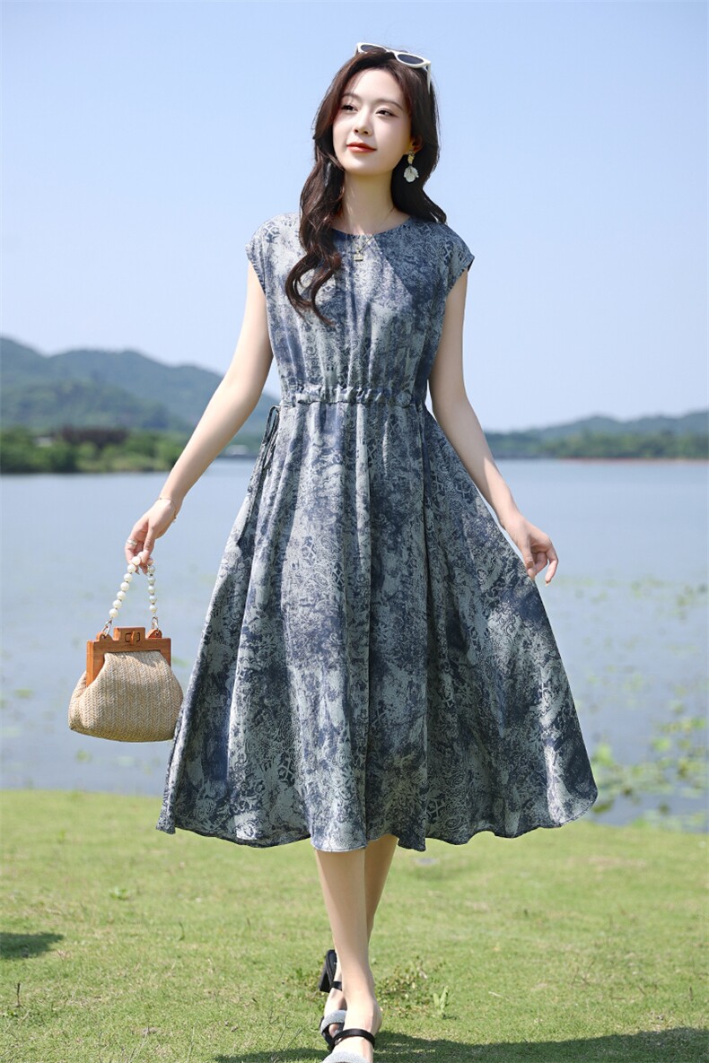 高端无袖碎花天丝雪纺连衣裙女2025夏季新款宽松显瘦印花度假裙子,女装连衣裙,凝聚力