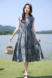 高端无袖碎花天丝雪纺连衣裙女2025夏季新款宽松显瘦印花度假裙子图片