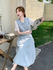 时尚减龄牛仔套装女2025年夏季新款马甲T恤半身裙三件套图片