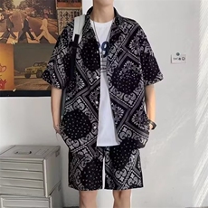 黑色