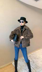 现货皮毛一体，女装，斯瑞威