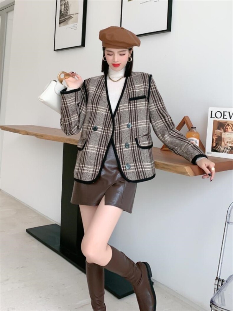 新款外套两个颜色，其它，英雅姿秀