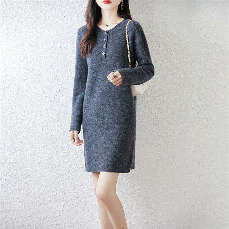 2025百搭时尚简约中长扣圆领长袖舒适，女装连衣裙，越洋羊