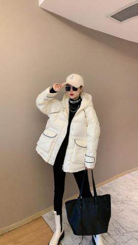 亮面纯色短款羽绒服韩版宽松显瘦面包服外套、，女装羽绒服，索罗密欧