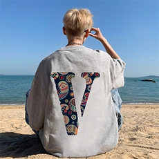 浅灰色