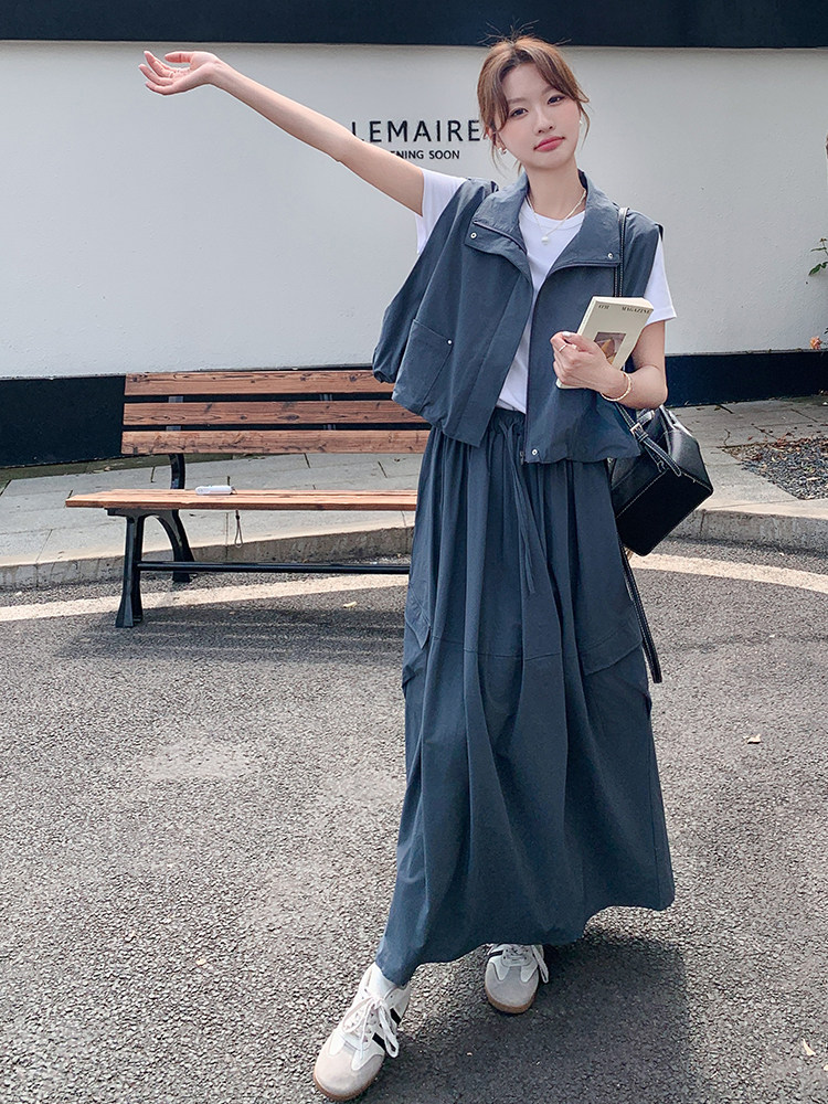 灰蓝色工装半身长裙子套装女夏季2025新款时尚休闲马甲T恤三件套,女装套装/套裙,辉之琳