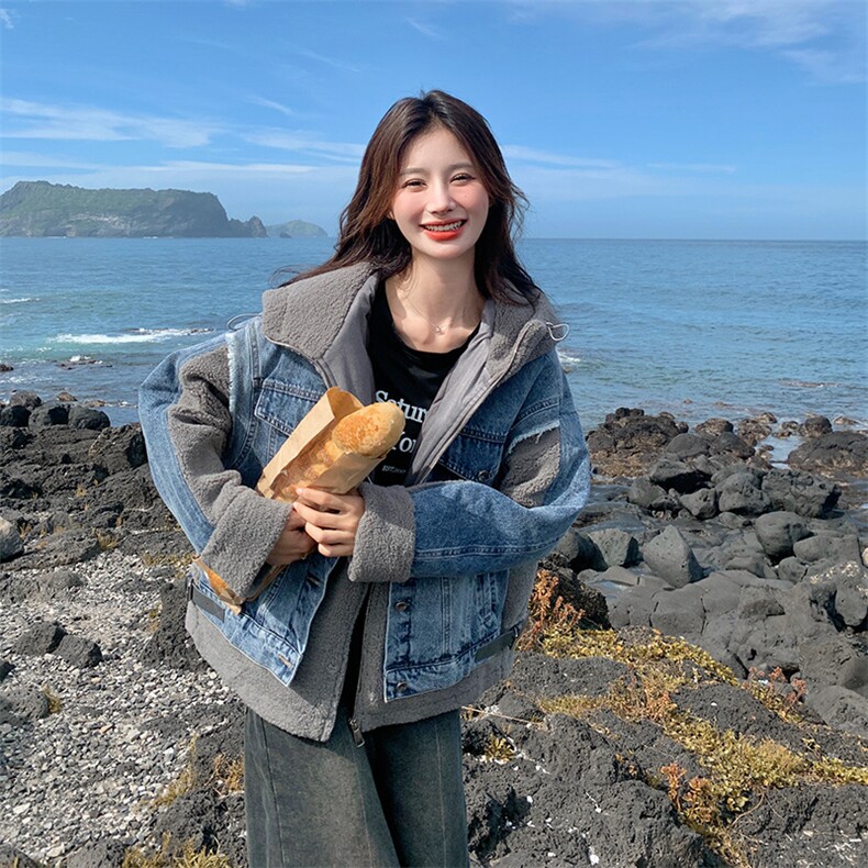 羊羔毛连帽拼接牛仔加厚派克服女冬季2024新款美式时髦机车服棉服,女装羊羔毛/颗粒绒,纯色衣恋