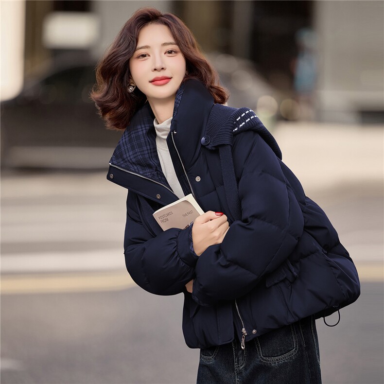 现货2025冬季新款针织可脱卸毛线帽格子拼接减龄休闲羽绒服女,女装羽绒服,深水步