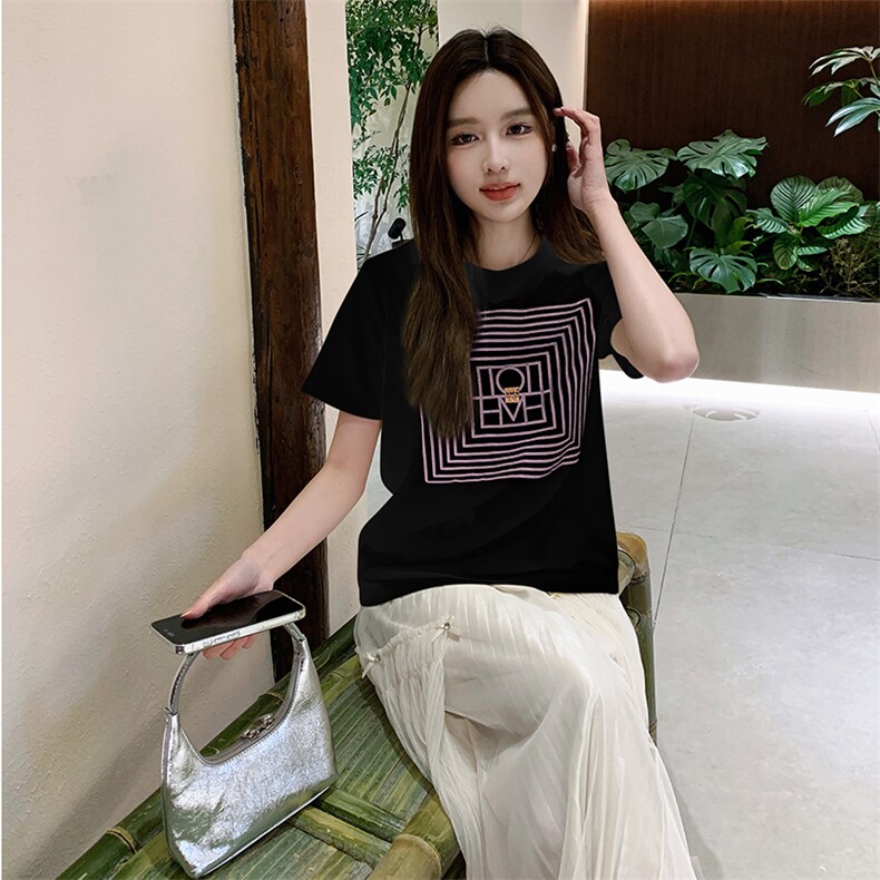 依拉米精品欧货宽松韩版拼接圆领蝙蝠袖t恤女几何印花设计感上衣，女装T恤，鑫慧