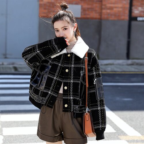 重工格纹毛呢短款外套女2025春秋新款仿羊羔毛翻领PU皮拼接呢子外套图片