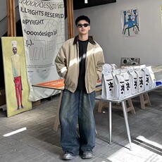 卡其色