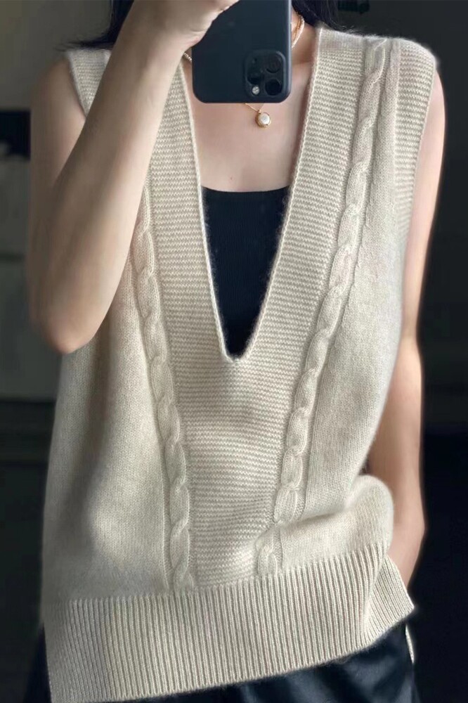 时尚百搭女士秋冬麻花辫绞花V领马甲无扣简约休闲针织背心,女装马甲,洁纯羊绒