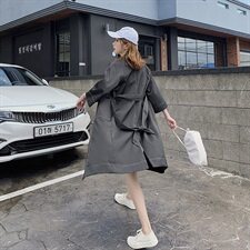 大货已出秋季新款明线设计风衣外套浙宝262A-A005，女装风衣，Yologo