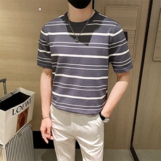 灰色
