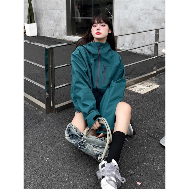 2025户外防雨雪防风硬壳外休闲时尚冲锋衣轻量修身徒步男女外套图片