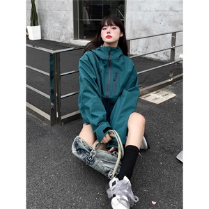 2025户外防雨雪防风硬壳外休闲时尚冲锋衣轻量修身徒步男女外套图片
