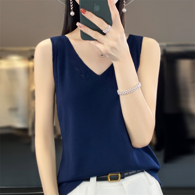 时尚V领镂空针织背心女夏季新款修身显瘦无袖打底衫内搭上衣，女装背心吊带，大美人高端店