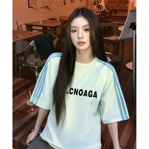 抖音得物品质二开240克宽松纯棉美式潮牌印花三条杠中性风短袖T恤图片