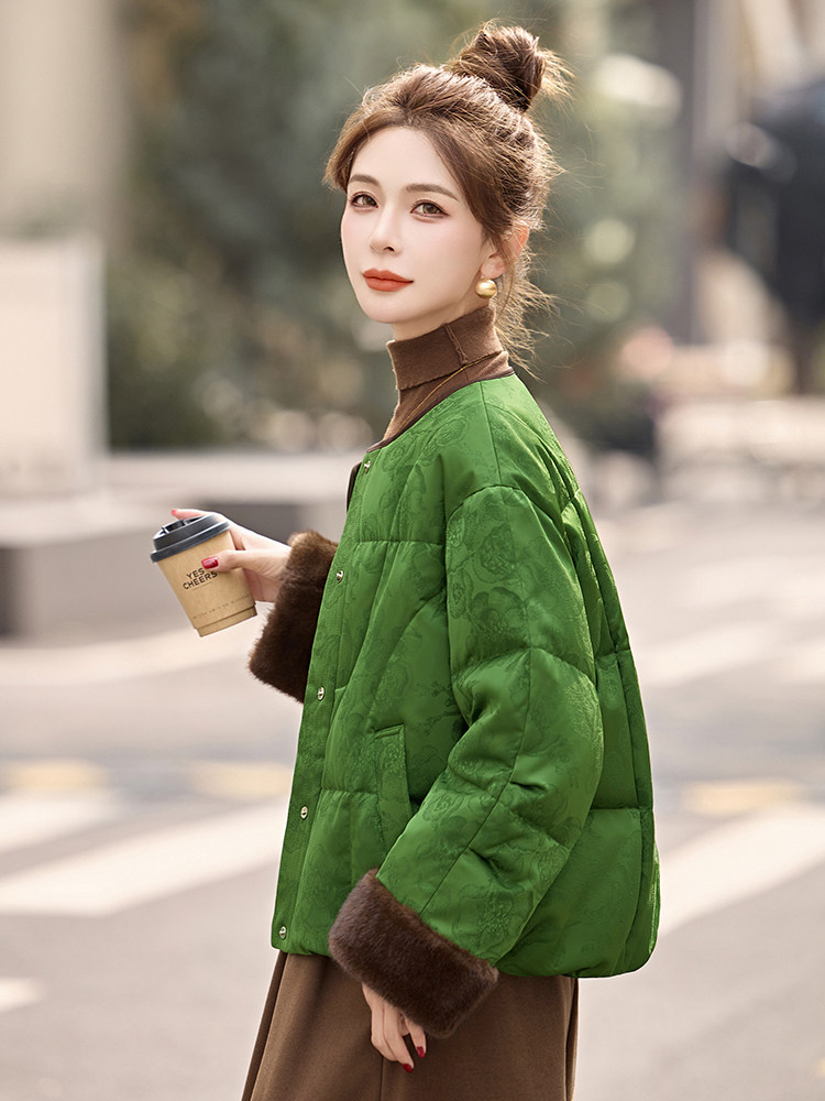 设计感立领拼接羽绒服女2024年冬季新款小个子白鸭绒短款,女装羽绒服,美沁