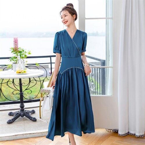 2023年夏季韩版通勤V领中长款连衣裙中长款通勤V领96%及以上高腰，女装连衣裙，火爆靓佳人
