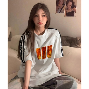 抖音得物品质二开240克宽松纯棉美式潮牌印花三条杠中性风短袖T恤图片