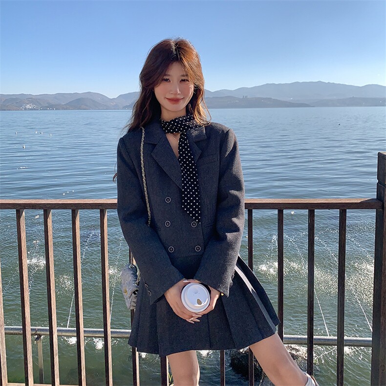 内里羽绒90绒双排扣翻领加厚西装裙连衣裙(配丝巾)（含12%羊毛）,女装羽绒服,纯色衣恋