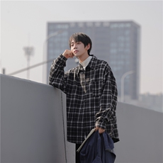 黑色