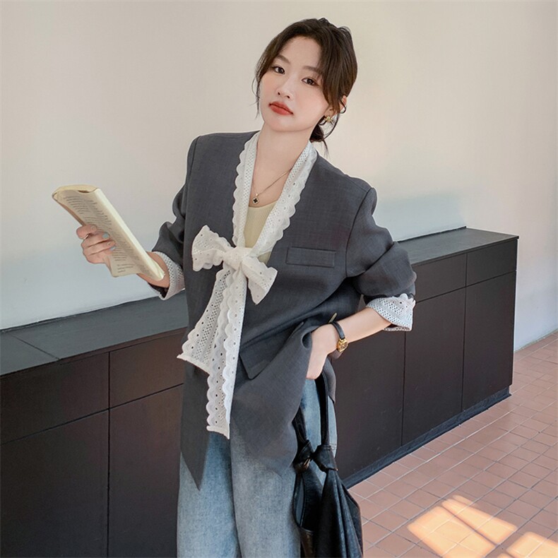 蕾丝拼接灰色休闲西装外套女春秋2025新款高级感减龄显瘦气质西服,女装西装,韩蜜菓