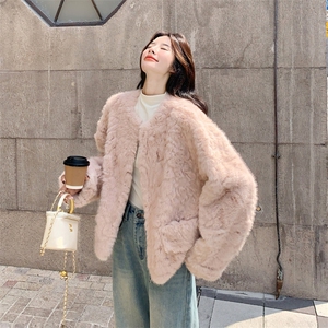 加厚保暖皮毛一体粉色羊羔毛外套女冬季2025新款小个子巨好看棉服图片