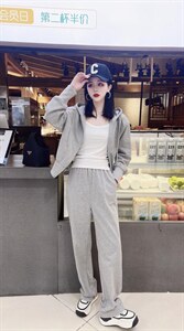 现货 春季新款 运动套装,女装职业装,摩登风暴