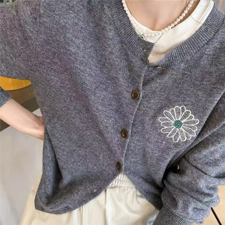2025年秋季圆领长袖单件常规刺绣小雏菊开衫，女装针织衫/毛衣，伊绒腾羊绒