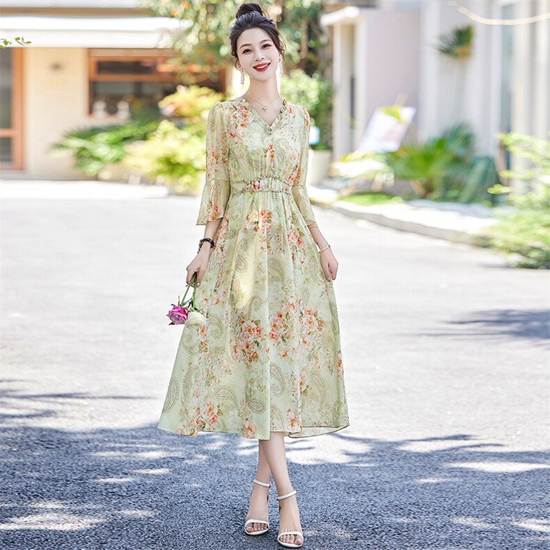 雪纺碎花连衣裙女2024夏季新款时尚高级感气质轻熟御姐范收腰显瘦,女装连衣裙,魅丽静蓝