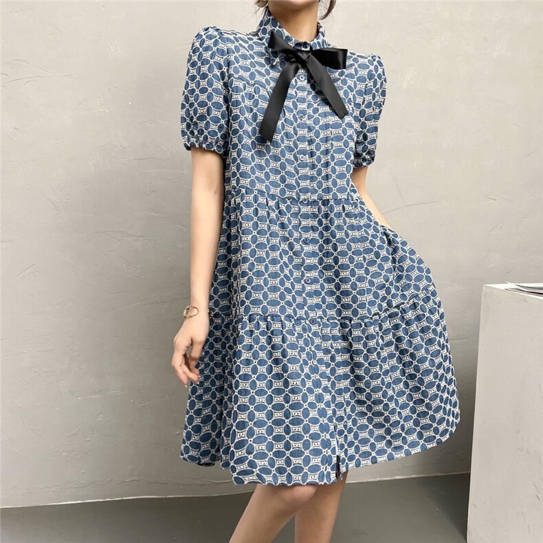 2022年夏季新款学院风牛仔镂空刺绣连衣裙,女装连衣裙,序儿