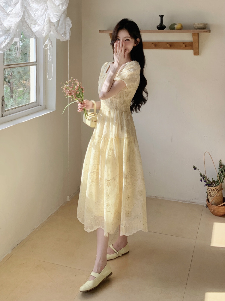黄色重工刺绣法式连衣裙女2025年新款夏日独特漂亮掐腰绝美小裙子,女装连衣裙,浙宝208A