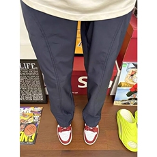 藏青色