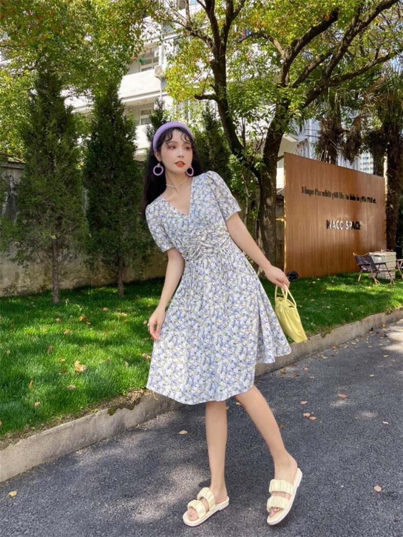 碎花短款连衣裙，女装连衣裙，安玖拉