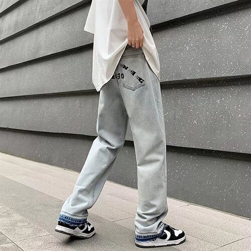 灰色