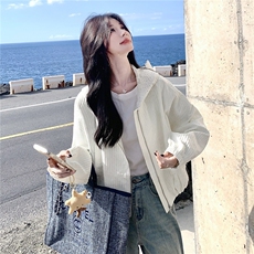 美式chic连帽白色短款棒球服外套女春秋超火好看小众高级夹克上衣，女装短外套，2B237