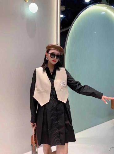 新款马甲连衣裙，女装马夹，红头发儿