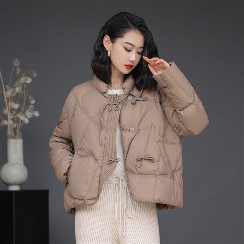 新中式盘扣轻薄羽绒服女2023冬季新款时尚洋气立领小个子鸭绒外套,女装羽绒服,阳光伊恋
