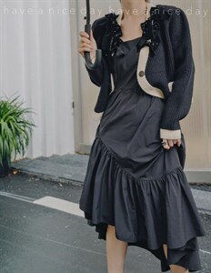 别提有多精致：法式慵懒感的华丽丝绒订钻蝴蝶结堆彻出的弧摆领开,其它,GN