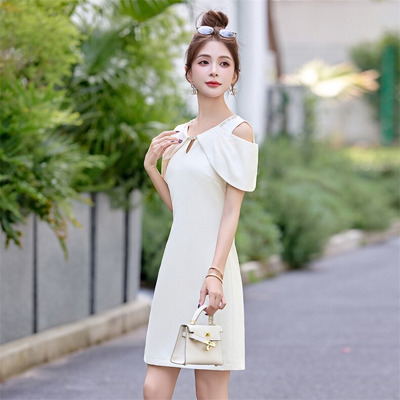 小香风气质露肩连衣裙女2025夏新款名媛千金收腰显瘦洋气减龄裙子,女装连衣裙,朵莱米