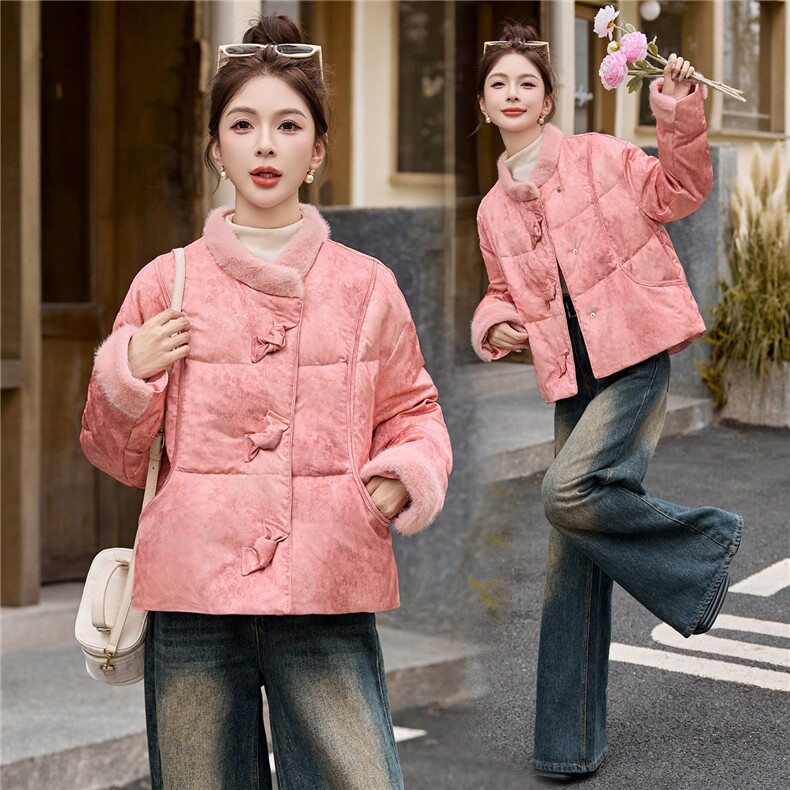 新中式国风羽绒服女2025冬季新款独特超好看短款粉色毛领保暖外套,女装羽绒服,伊仟回