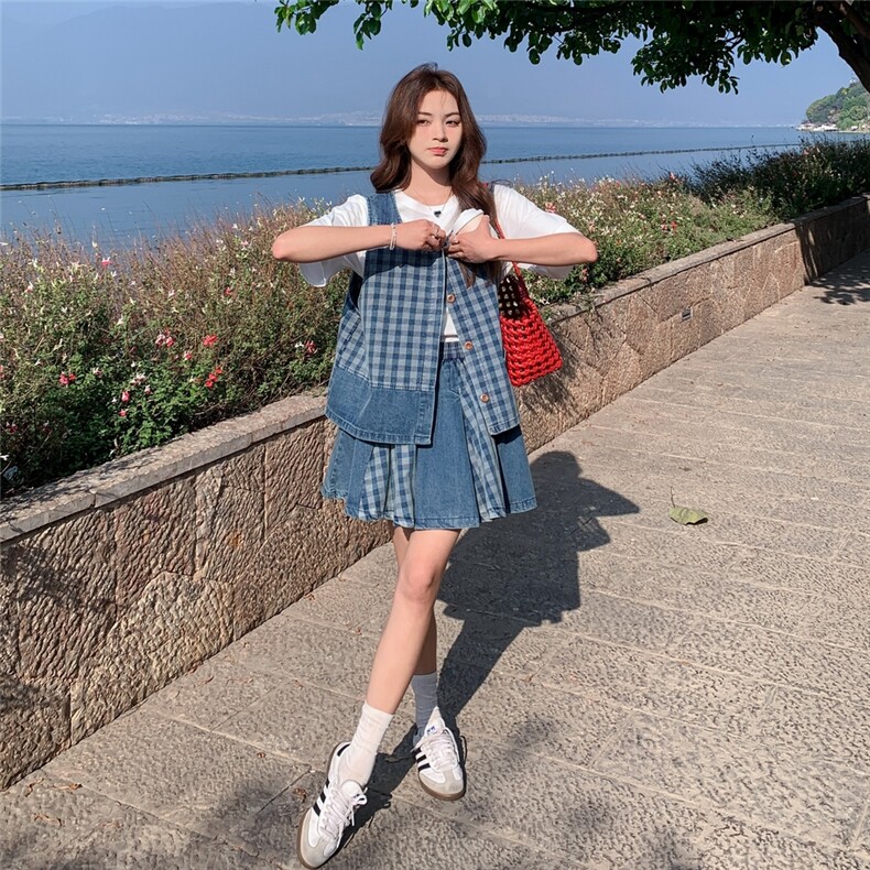 文艺风氛围感格纹牛仔套装裙女夏休闲小个子减龄t恤半身裙三件套,女装套装/套裙,2C176