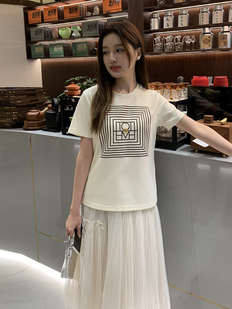 依拉米精品欧货宽松韩版拼接圆领蝙蝠袖t恤女几何印花设计感上衣,女装T恤,鑫慧