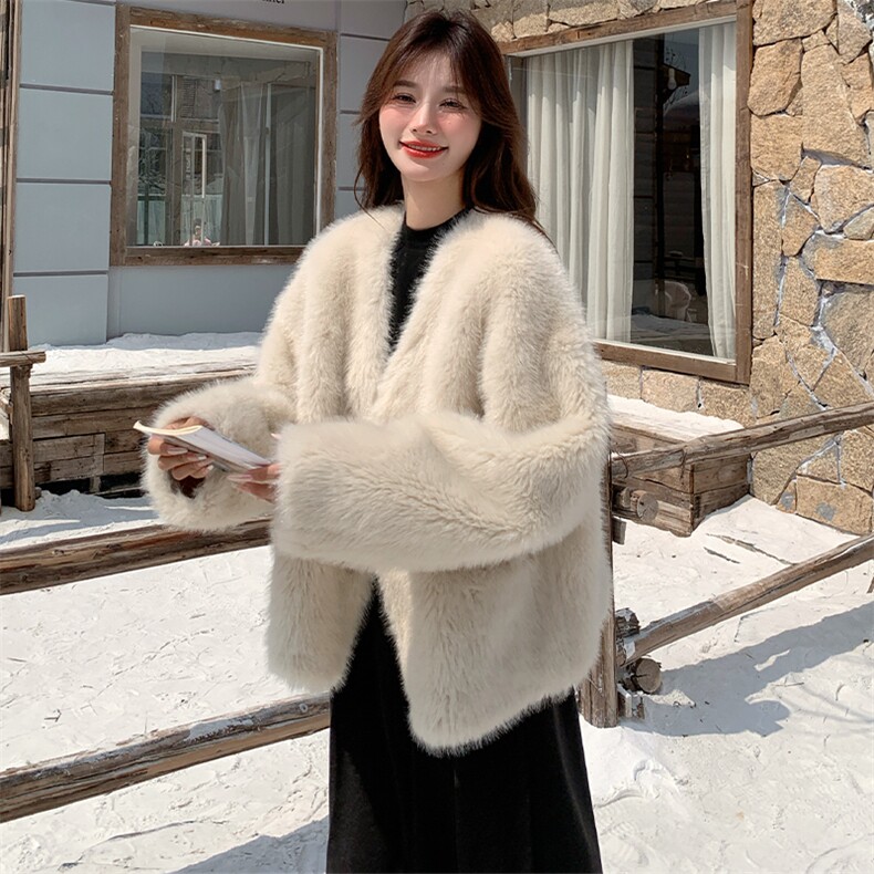 现货2025新款仿托卡环保毛双排扣财阀千金风加厚保暖外套,女装皮草,1C150