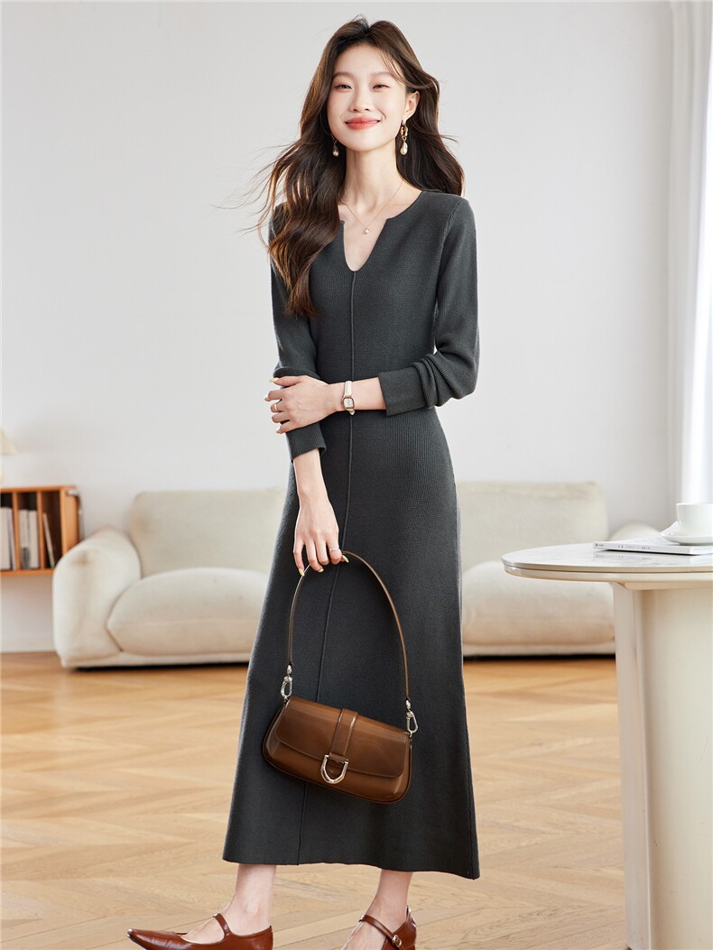 秋装新款2025长款针织修身显瘦毛衣打底过膝连衣裙女,女装连衣裙,时尚风爆